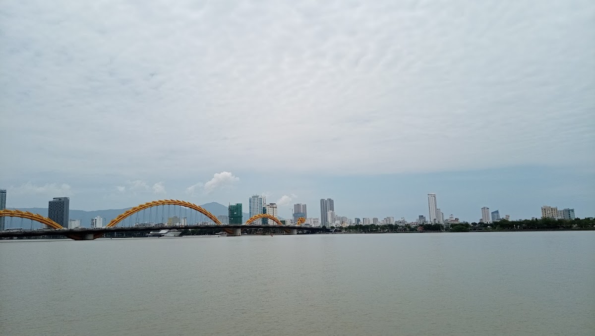 Набережная Đường Hoa Bach Đang — фото 3