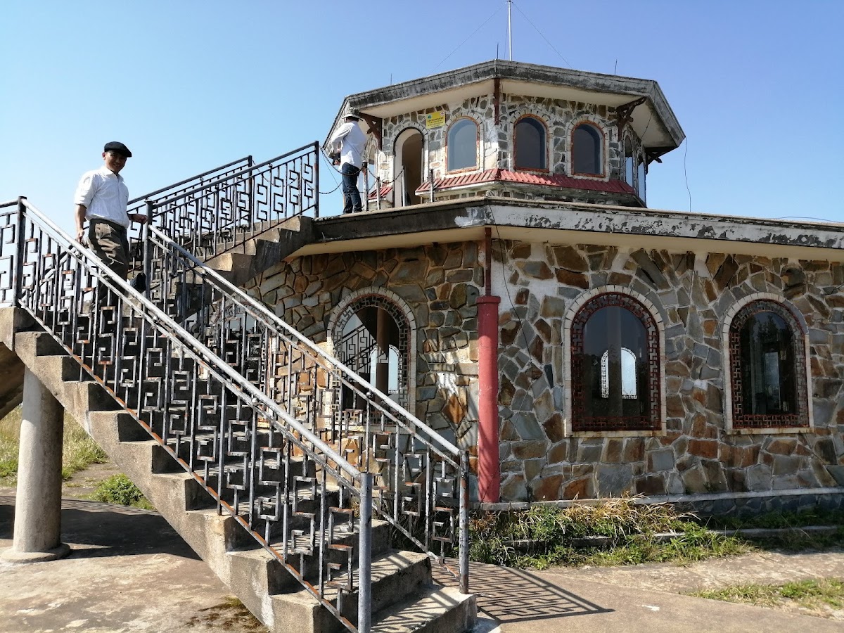 Hải Vọng Đài — Bach Ma Summit