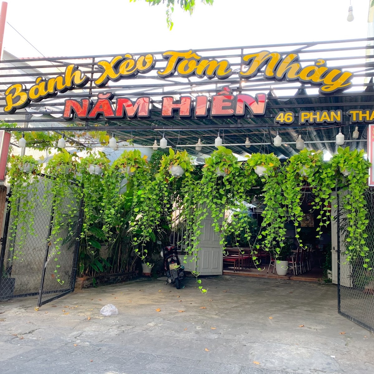 Bánh Xèo Tôm Nhảy Năm Hiền