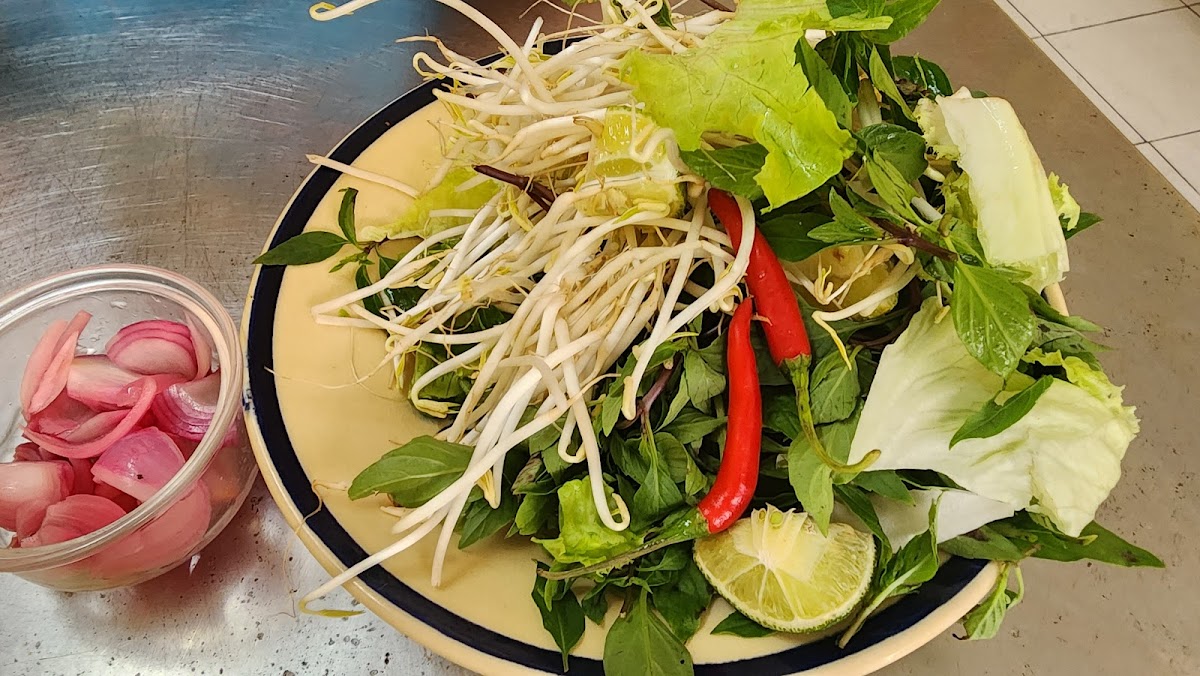 Chị Bánh - Bún Bò Huế & Mì Quảng - Hà Bổng — фото 3