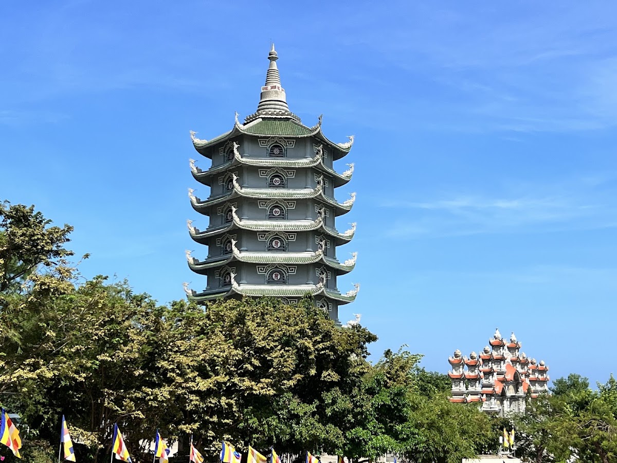 Quan The Am Pagoda — photo 3