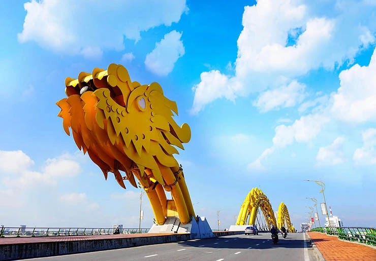 Cầu Rồng (Dragon Bridge)