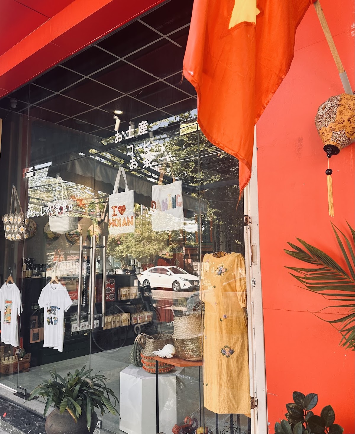 Dragon Market Souvenir Shop