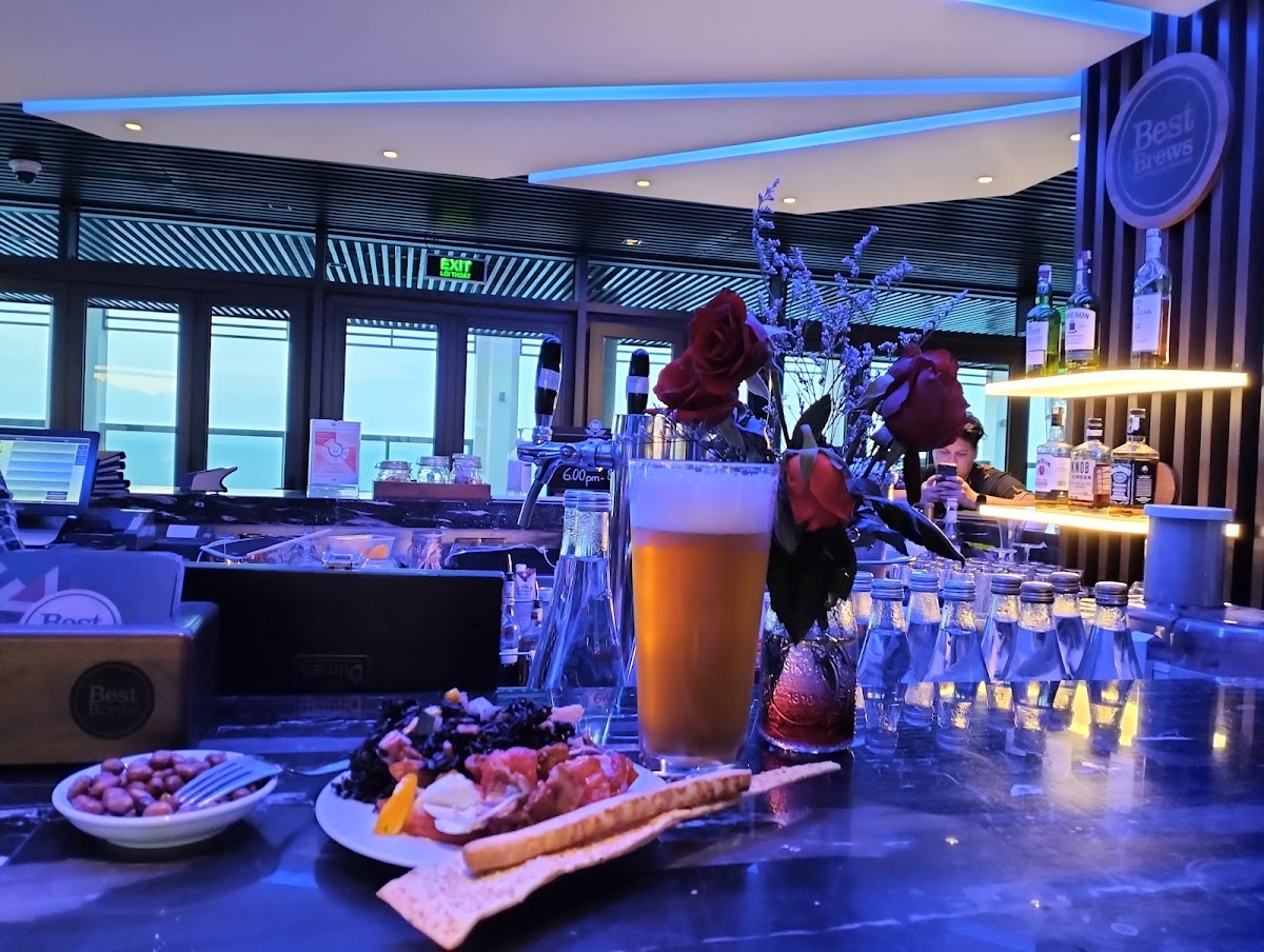Horizon Rooftop Bar