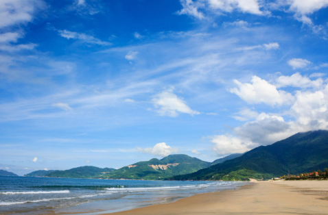 Bãi biển Lăng Cô