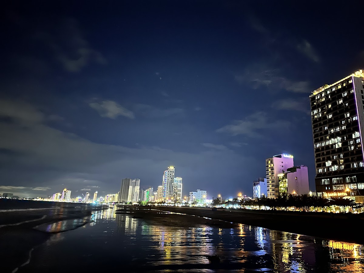 Le Sands Oceanfront Danang Hotel