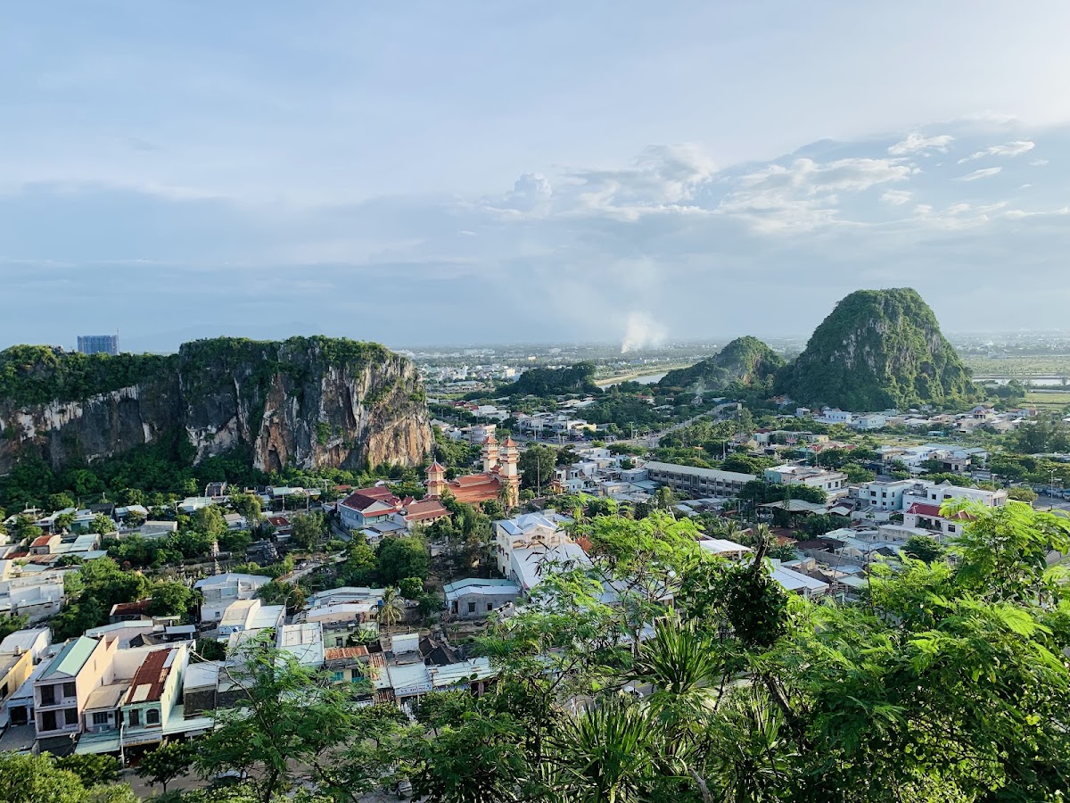 Marble Mountains (Ngũ Hành Sơn)