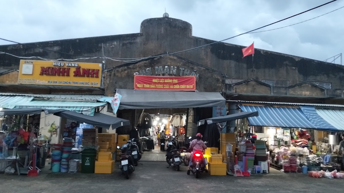 Mì Quảng restaurant (Ultimate Food Tour stop)