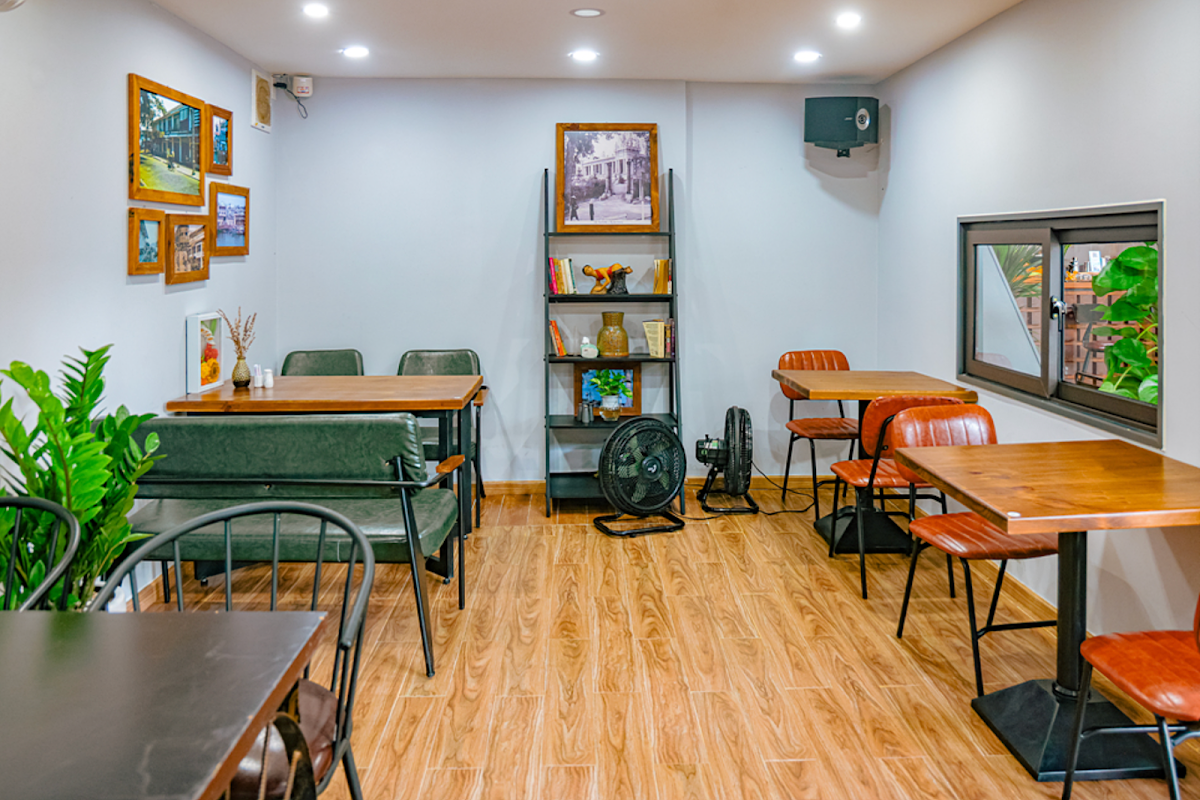 Nomad Nosh Café & Crafts