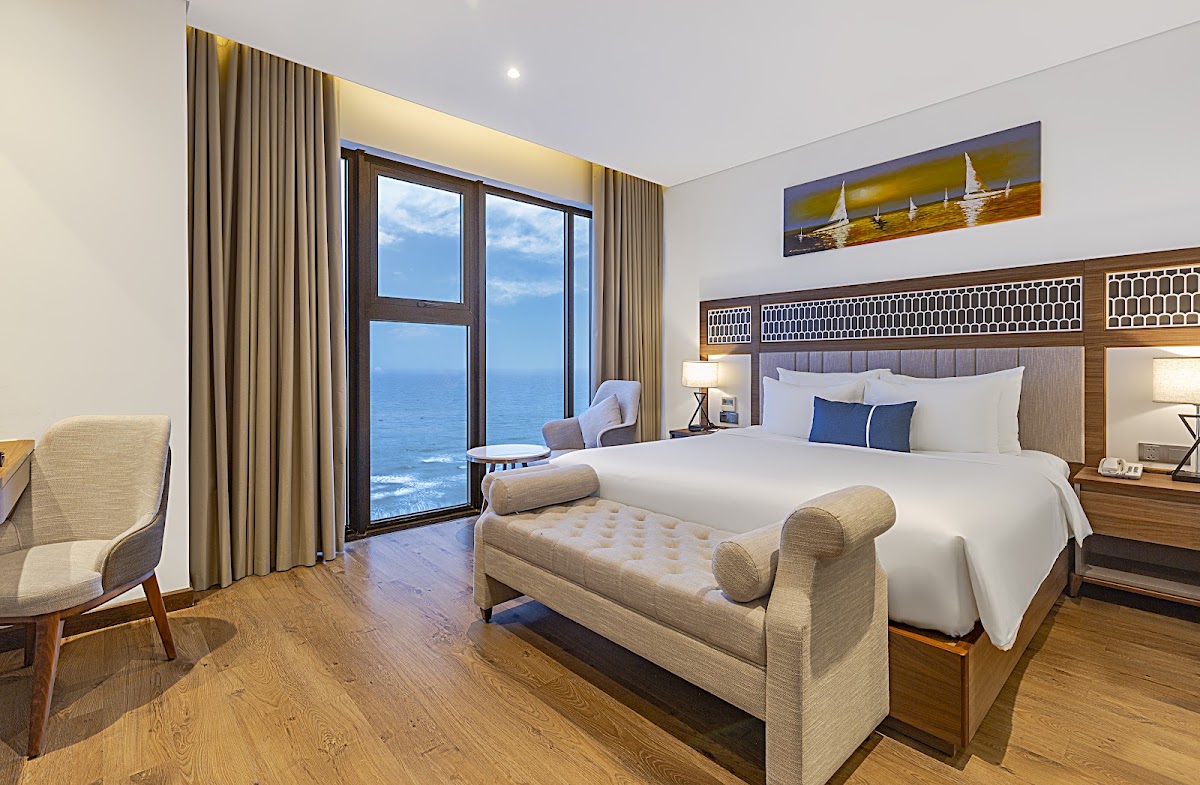 Peninsula Hotel Danang — photo 2