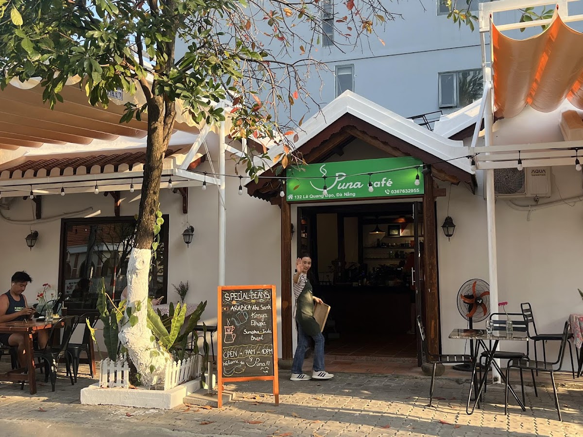 Puna Coffee & Cakes Đà Nẵng