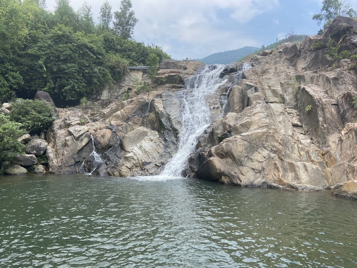 Suối Mơ Waterfall