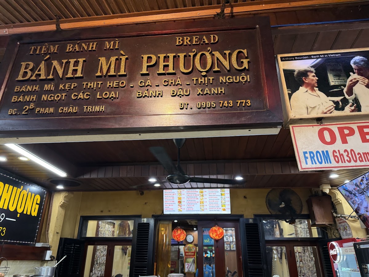 Bánh Mì Phượng