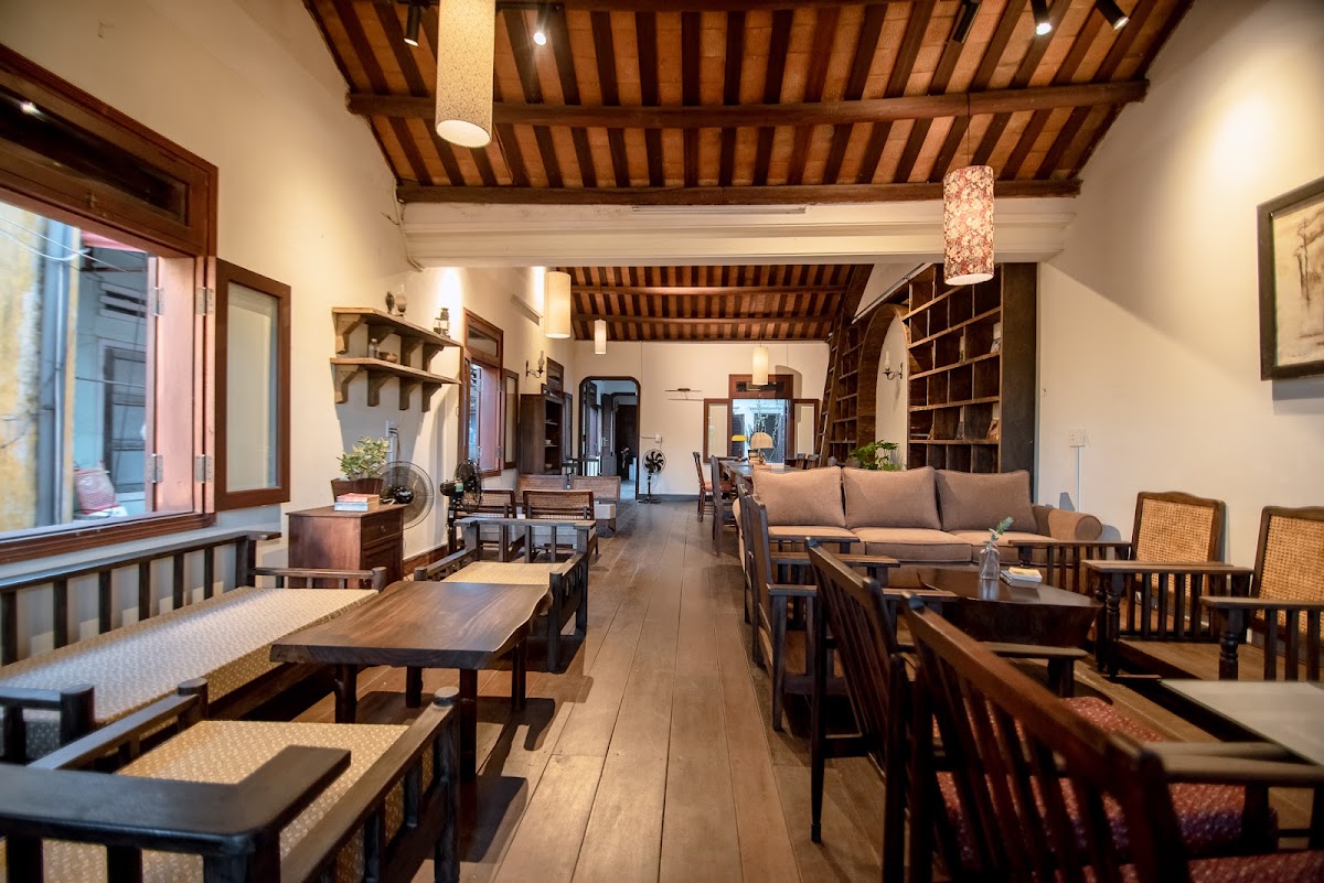 Dudu Cafe & Bistro