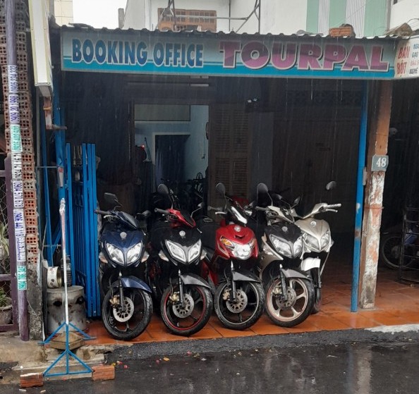 Kiểm motorbike for rent
