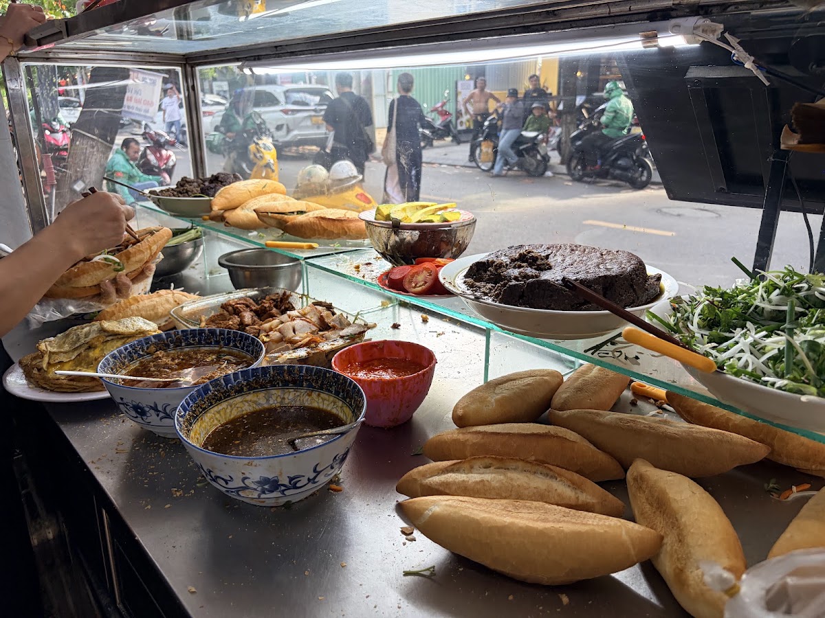 Madam Khánh — The Bánh Mì Queen — фото 3